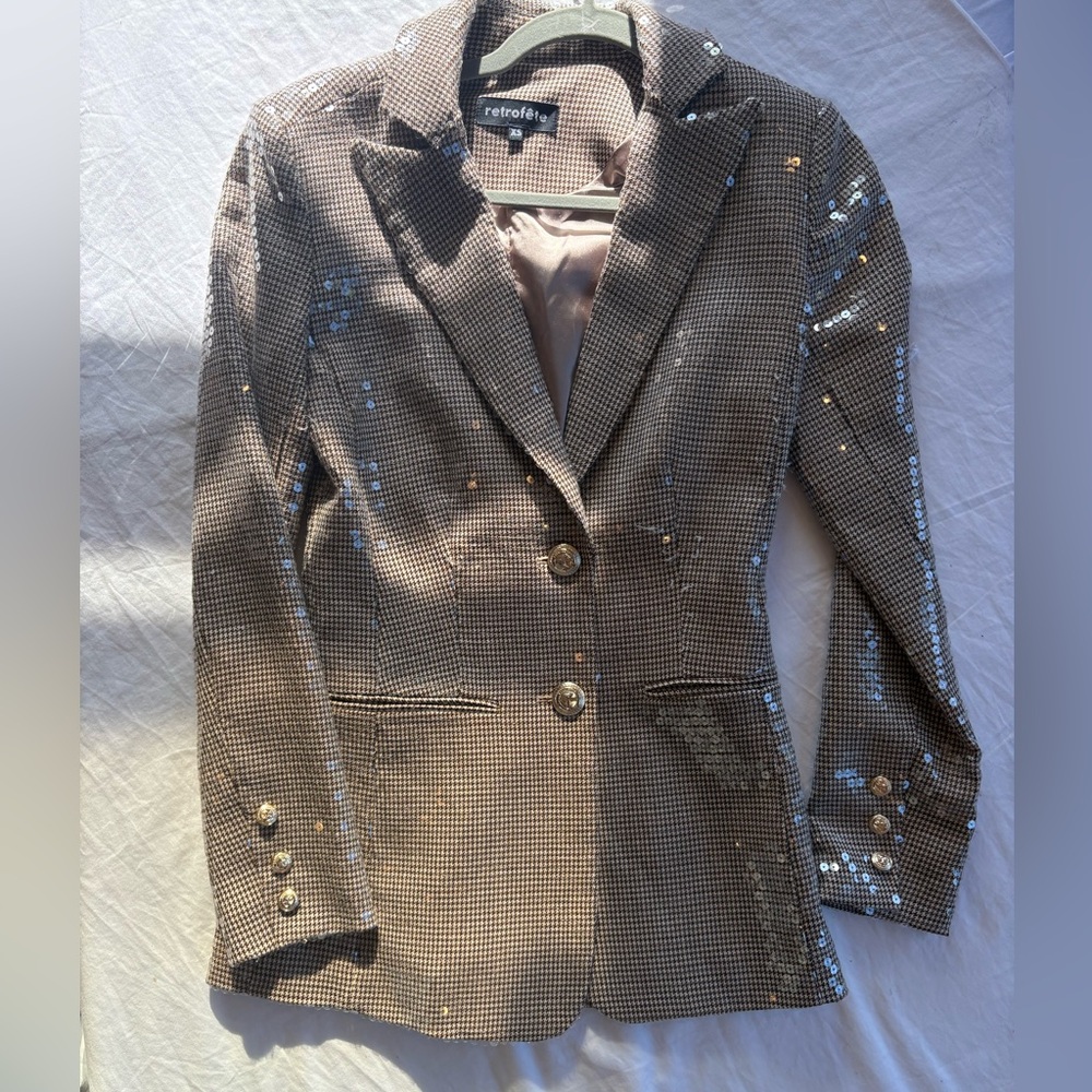 Retrofête Sequin Embellished Blazer - Picture 10 of 10